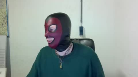 Snapshot of rem78a chatting on 11-12-25, 08:52 rem78a online show from 11-12-25, 08:52