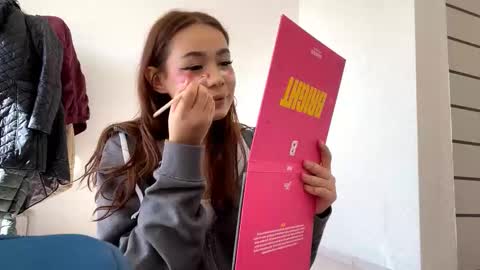 Snapshot of renaebobsin chatting on 02-20-26, 06:26 Katerina online show from 02-20-26, 06:26