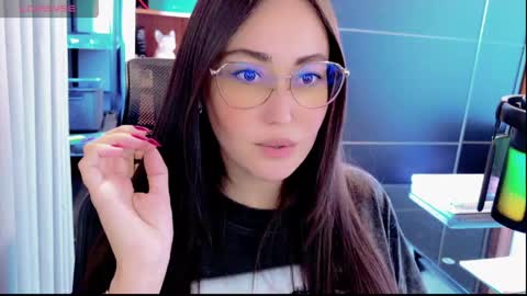 Amelie online show from 05-31-26, 04:03