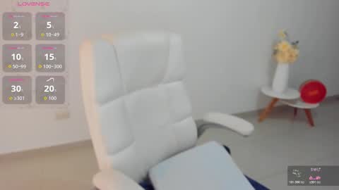 RENATA online show from 10-25-25, 10:56