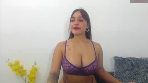 renatabrownn28 online show from 06-30-26, 04:24