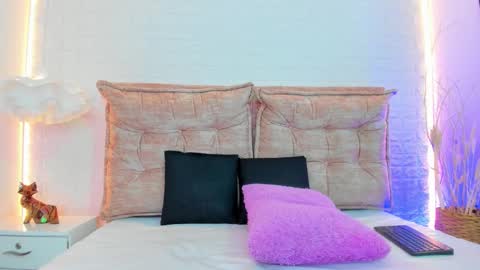 Snapshot of renatajhonson chatting on 12-03-25, 05:59 Renata online show from 12-03-25, 05:59