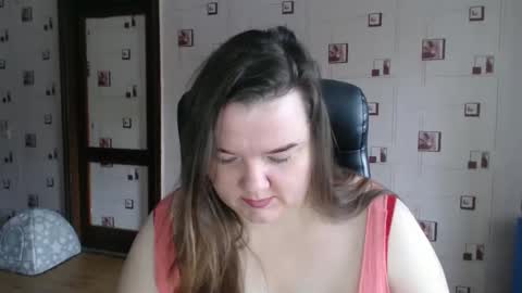 Snapshot of renataoia chatting on 12-14-24, 11:07 renataoia online show from 12-14-24, 11:07