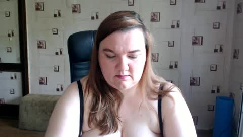 renataoia online show from 06-27-26, 09:47
