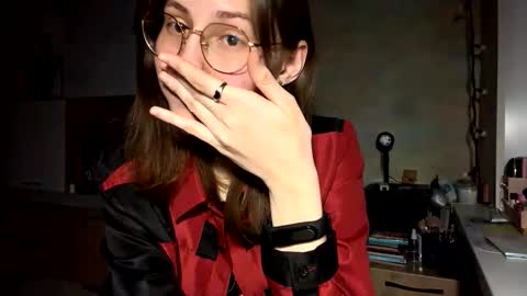 Snapshot of renayreisdorf chatting on 02-05-26, 04:22 Mia online show from 02-05-26, 04:22