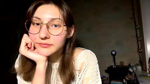 Snapshot of renayreisdorf chatting on 02-06-26, 06:44 Mia online show from 02-06-26, 06:44