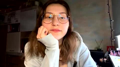 Snapshot of renayreisdorf chatting on 03-04-26, 01:17 Mia online show from 03-04-26, 01:17