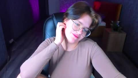 Snapshot of renee_turner chatting on 12-05-24, 02:11 renee_turner online show from 12-05-24, 02:11