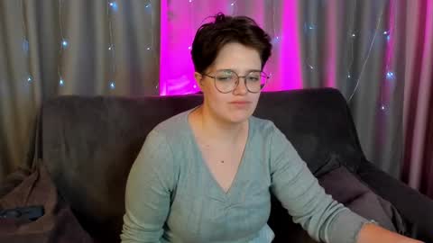 Snapshot of renee_turner chatting on 12-28-24, 07:33 renee_turner online show from 12-28-24, 07:33