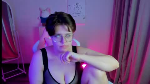 Snapshot of renee_turner chatting on 01-14-25, 02:11 renee_turner online show from 01-14-25, 02:11
