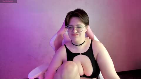 Snapshot of renee_turner chatting on 01-15-25, 09:30 renee_turner online show from 01-15-25, 09:30