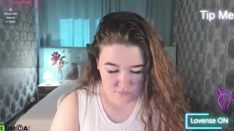 Snapshot of renee_turner chatting on 09-26-25, 07:34 renee_turner online show from 09-26-25, 07:34