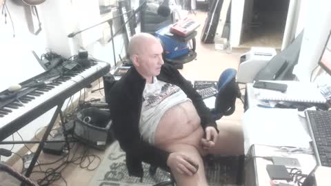 Snapshot of renefr chatting on 12-16-24, 05:33 renefr online show from 12-16-24, 05:33