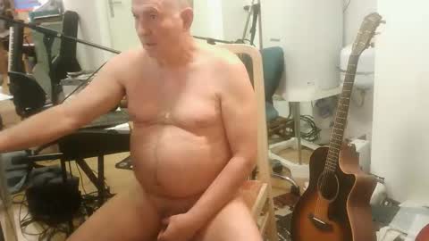 Snapshot of renefr chatting on 10-26-25, 11:53 renefr online show from 10-26-25, 11:53