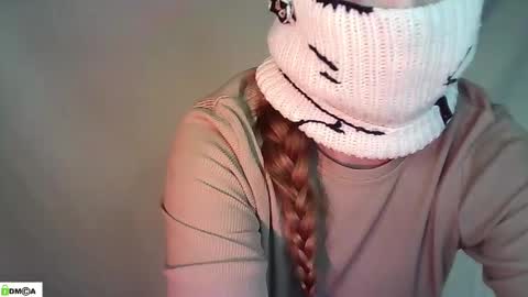 Snapshot of renesme_lusilia chatting on 05-11-26, 02:50 Renesme White Im here from Monday to Friday online show from 05-11-26, 02:50