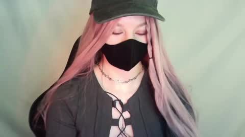 Snapshot of renesme_lusilia chatting on 05-21-26, 03:02 Renesme White Im here from Monday to Friday online show from 05-21-26, 03:02