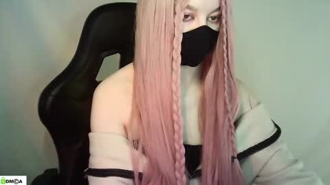 Snapshot of renesme_lusilia chatting on 05-26-26, 02:40 Renesme White Im here from Monday to Friday online show from 05-26-26, 02:40
