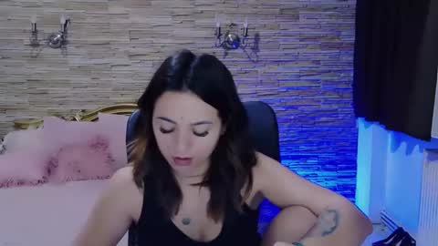 Snapshot of renesmesweet chatting on 12-15-24, 08:30 renesmesweet online show from 12-15-24, 08:30