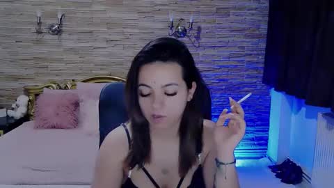 Snapshot of renesmesweet chatting on 01-05-25, 02:30 renesmesweet online show from 01-05-25, 02:30