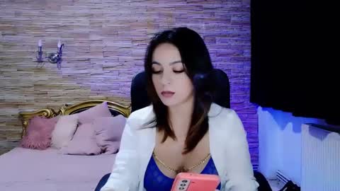 Snapshot of renesmesweet chatting on 01-20-25, 01:11 renesmesweet online show from 01-20-25, 01:11