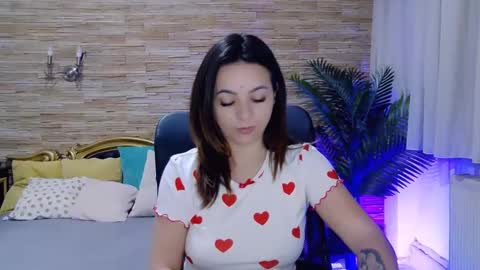 Snapshot of renesmesweet chatting on 02-26-25, 06:58 renesmesweet online show from 02-26-25, 06:58