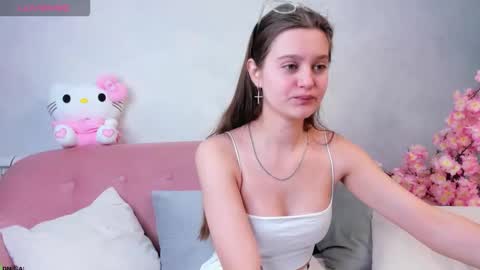 Renesmy online show from 11-24-25, 12:32