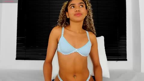 Snapshot of rennatta_sx chatting on 09-22-25, 11:56 Renata online show from 09-22-25, 11:56