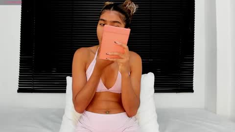 Snapshot of rennatta_sx chatting on 09-24-25, 12:08 Renata online show from 09-24-25, 12:08