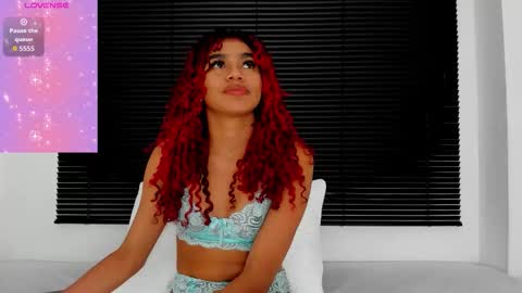 Snapshot of rennatta_sx chatting on 10-19-25, 11:05 Renata online show from 10-19-25, 11:05