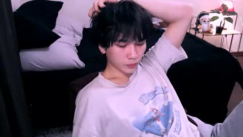 Snapshot of rennuts chatting on 11-18-25, 03:38 rennuts online show from 11-18-25, 03:38