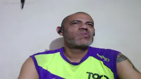 Snapshot of retlam37 chatting on 06-18-26, 05:19 Walter online show from 06-18-26, 05:19