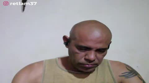 Snapshot of retlam37 chatting on 06-19-26, 05:23 Walter online show from 06-19-26, 05:23