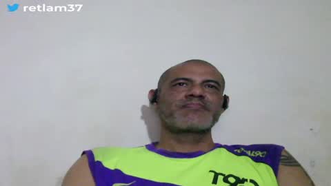 Snapshot of retlam37 chatting on 06-25-26, 05:12 Walter online show from 06-25-26, 05:12