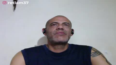 Snapshot of retlam37 chatting on 07-22-26, 04:04 Walter online show from 07-22-26, 04:04