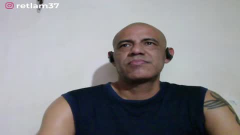 Snapshot of retlam37 chatting on 07-25-26, 05:05 Walter online show from 07-25-26, 05:05