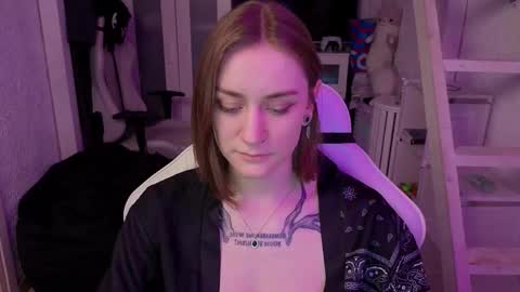 Snapshot of retromarie chatting on 02-08-26, 05:16 Rie online show from 02-08-26, 05:16