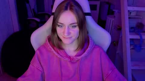 Snapshot of retromarie chatting on 02-11-26, 04:56 Rie online show from 02-11-26, 04:56