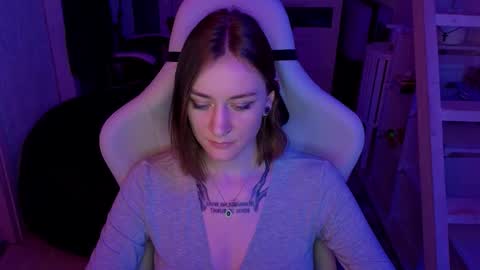 Snapshot of retromarie chatting on 02-12-26, 04:35 Rie online show from 02-12-26, 04:35