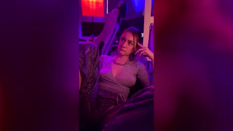 Snapshot of retromarie chatting on 02-21-26, 02:40 Rie online show from 02-21-26, 02:40