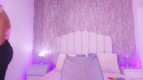 Snapshot of reven_lilith chatting on 02-25-26, 03:05 REVEN online show from 02-25-26, 03:05