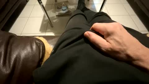 Snapshot of revilo1165 chatting on 01-20-25, 10:04 revilo1165 online show from 01-20-25, 10:04