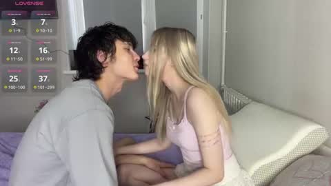 Mia and Alex online show from 08-02-26, 12:47