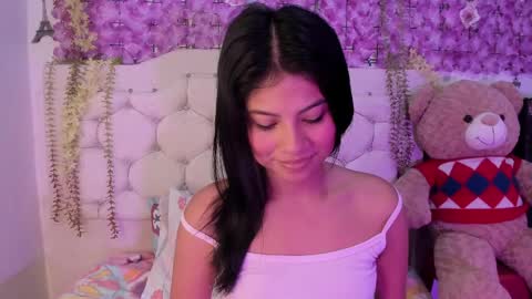 rey26_mila_ online show from 03-31-26, 08:26