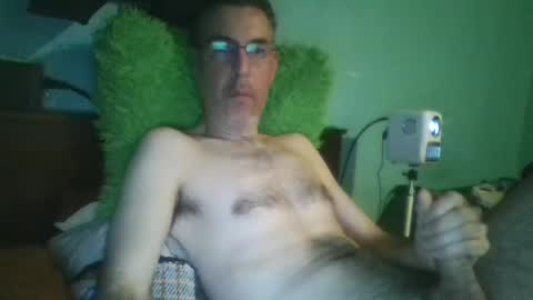 reyes_albert2006 online show from 02-10-25, 04:52