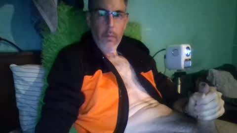 reyes_albert2006 online show from 11-07-25, 10:48