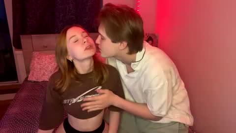 Snapshot of reynasweet_ chatting on 07-05-26, 10:50 Lola online show from 07-05-26, 10:50