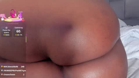 Snapshot of rianamanson chatting on 03-07-25, 11:51 Riana online show from 03-07-25, 11:51