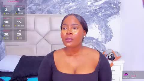 Snapshot of rianamanson chatting on 10-13-25, 09:15 Riana online show from 10-13-25, 09:15