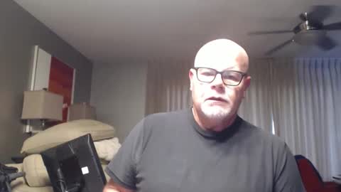 Snapshot of rich32937 chatting on 03-08-26, 06:44 rich32937 online show from 03-08-26, 06:44