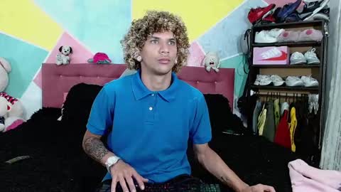 Snapshot of rich_de_la_rosa chatting on 01-06-25, 04:15 rich and kitty online show from 01-06-25, 04:15